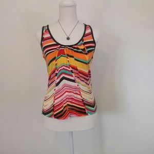 Lined-pattern tank top